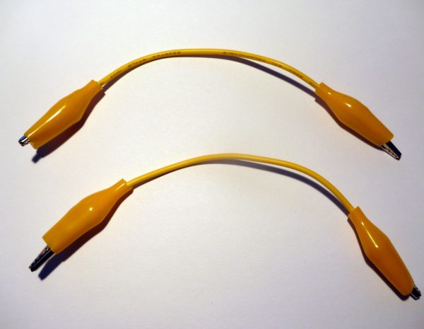 Ledning med krokodillenæb - 15 cm - Gul