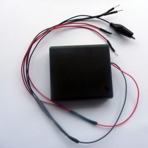 Batteriboks med on/off og ledninger til 4 AA batterier