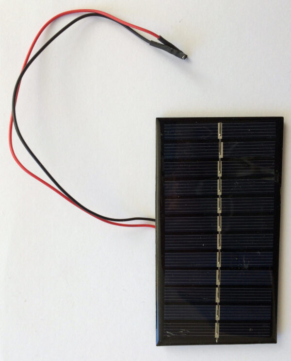 Solcellepanel model A med to ledninger med hunstik