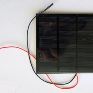 Solcellepanel mode B med to ledninger med hunstik