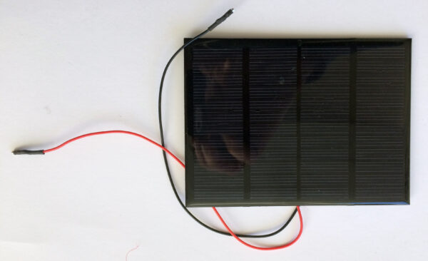 Solcellepanel mode B med to ledninger med hunstik